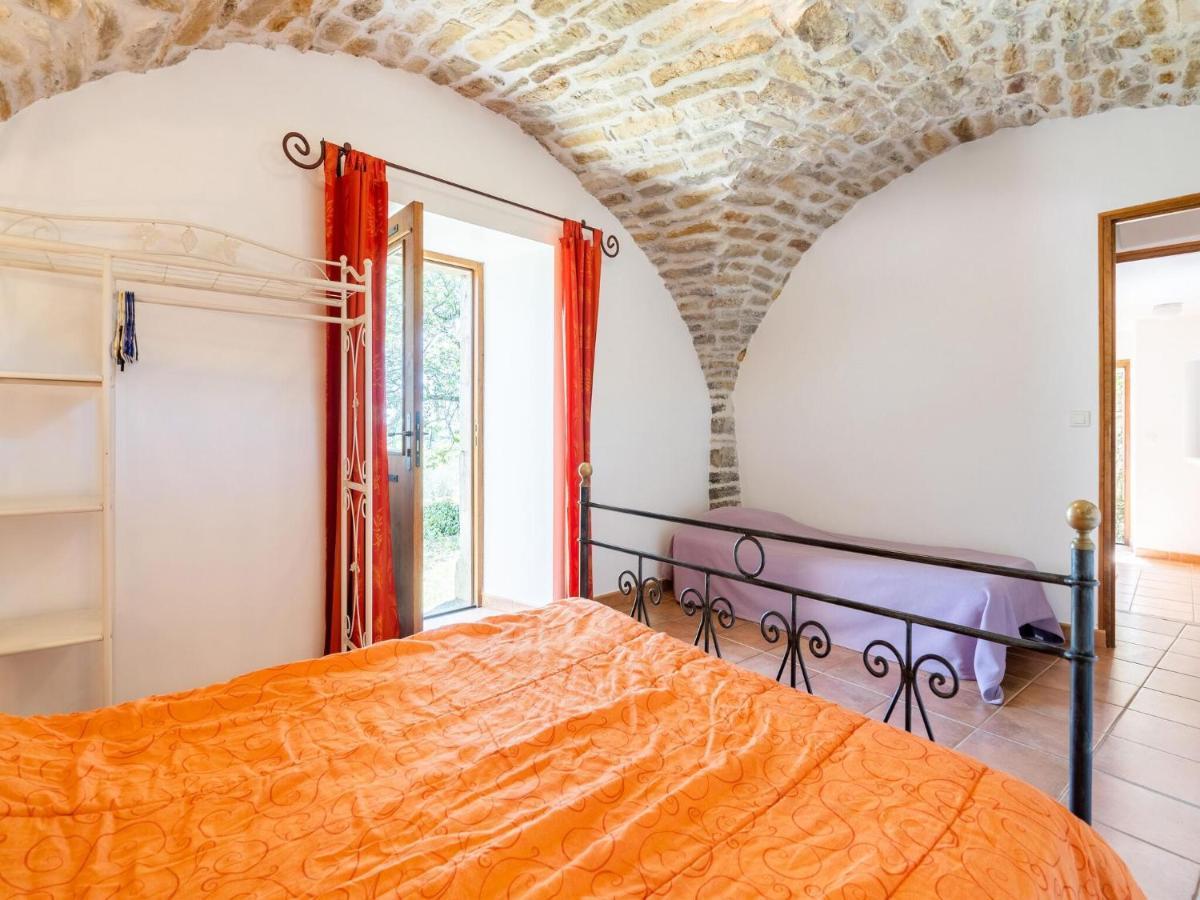 Classy Holiday Home In Les Vans With Pool Chambonas Екстериор снимка