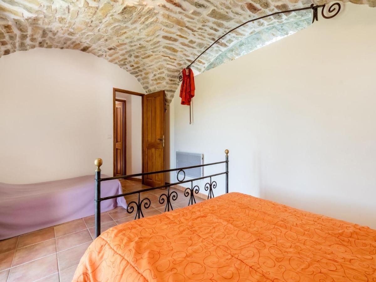 Classy Holiday Home In Les Vans With Pool Chambonas Екстериор снимка