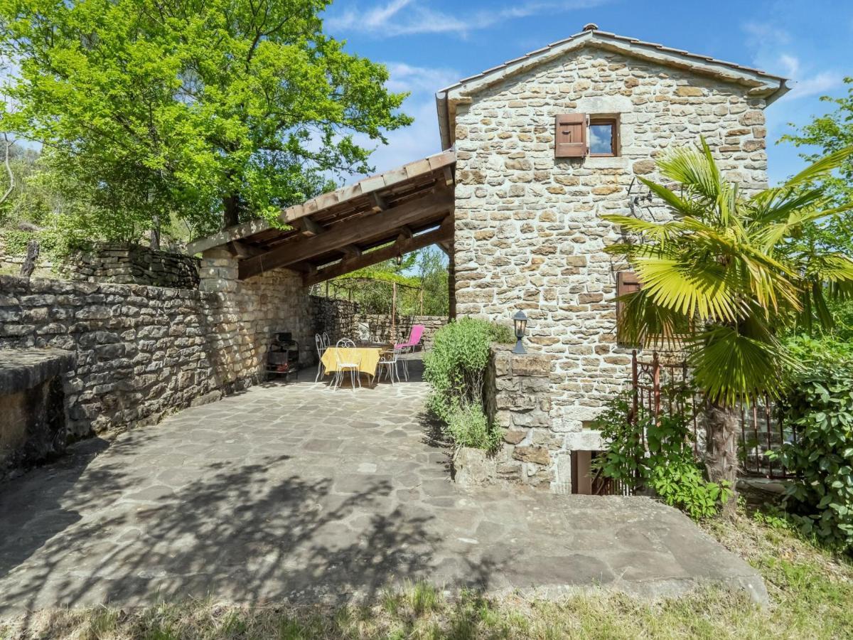 Classy Holiday Home In Les Vans With Pool Chambonas Екстериор снимка